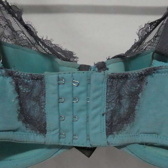 AG - ASHLEY GRAHAM | 40 DDD | Elegant Grey and Turquoise Lace Patterned Bra - Picture 10 of 16